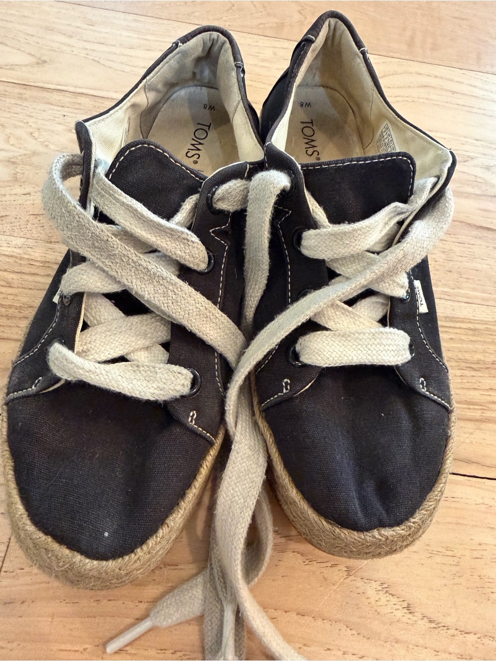 Tom’s size 8